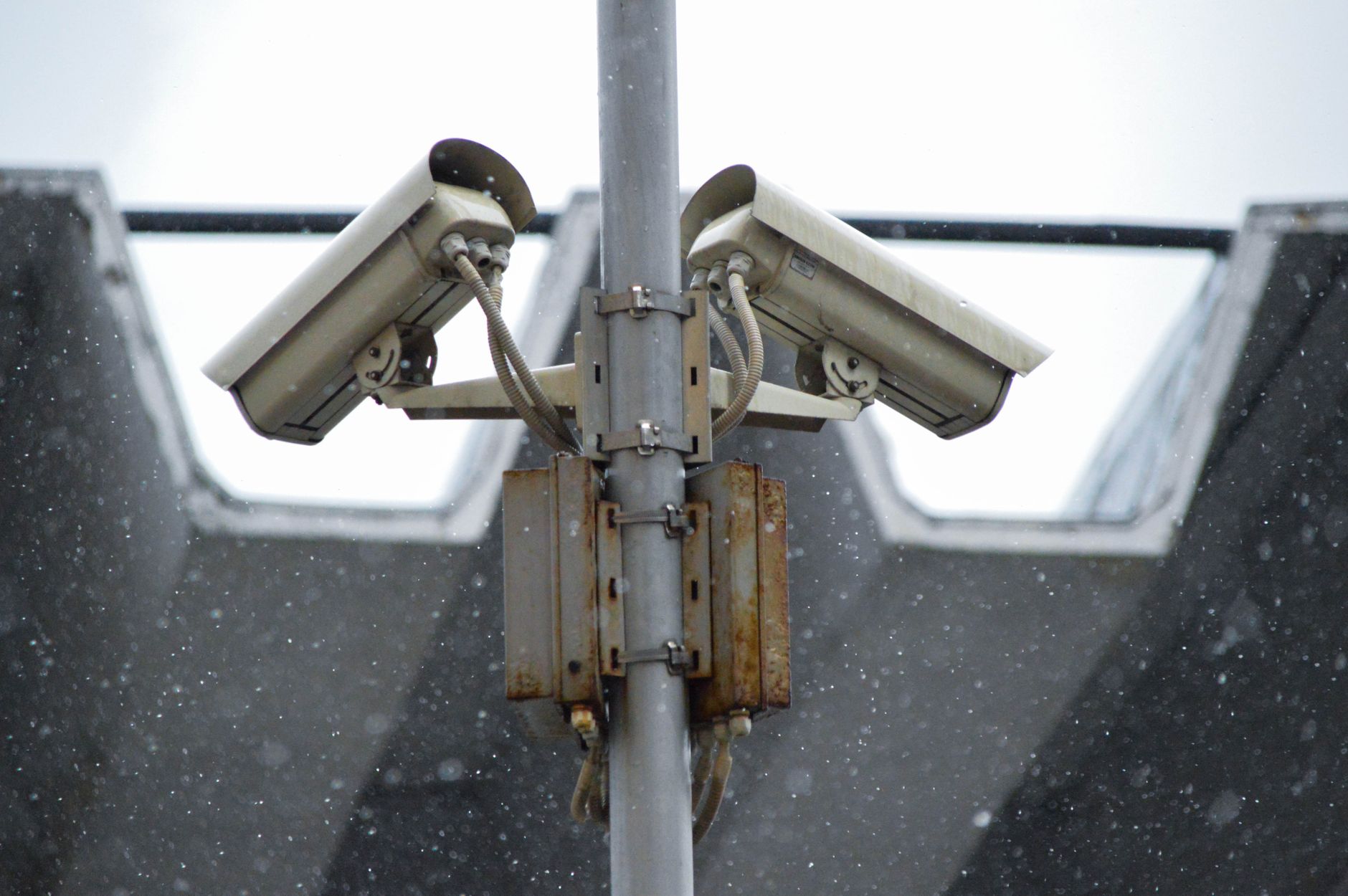 How to Scan a Room for Hidden Cameras With Your Phone
